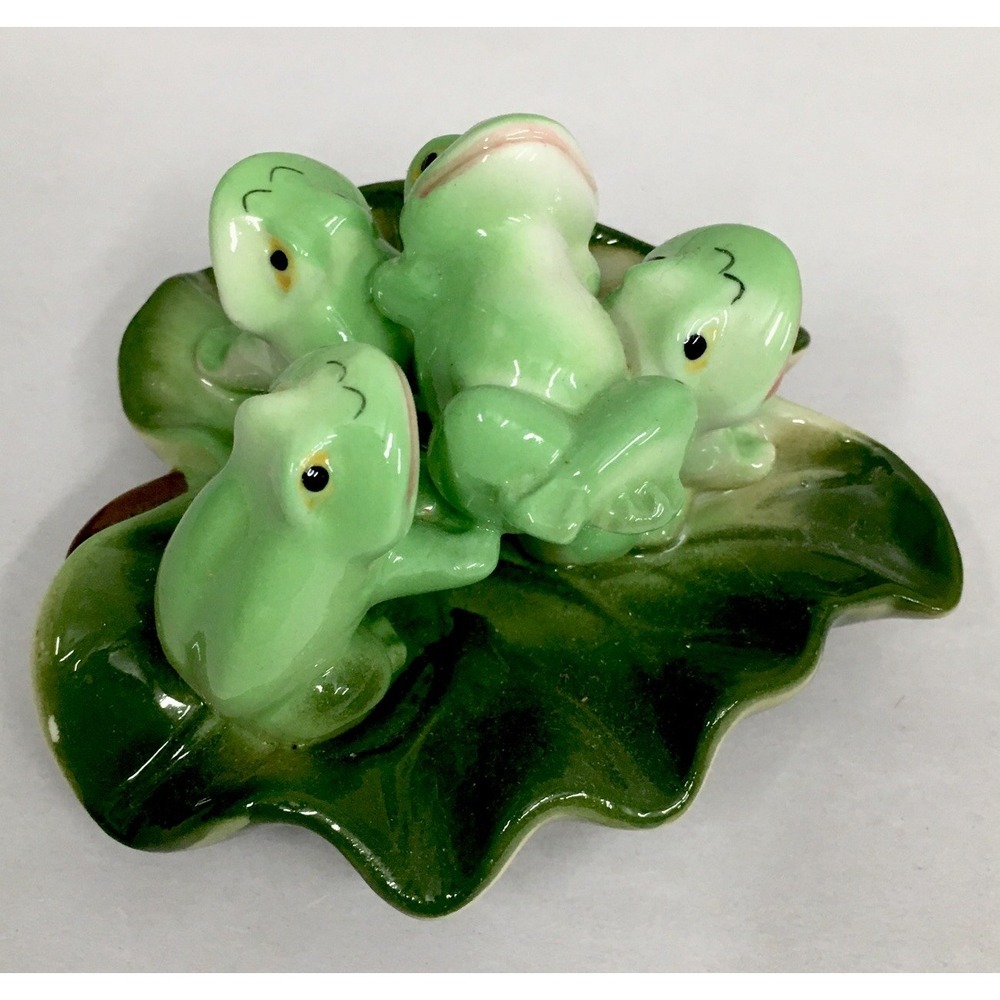 Vintage Green Frogs Ceramic Figurine Lounging on Lily Pad  4 Frogs Paperweight